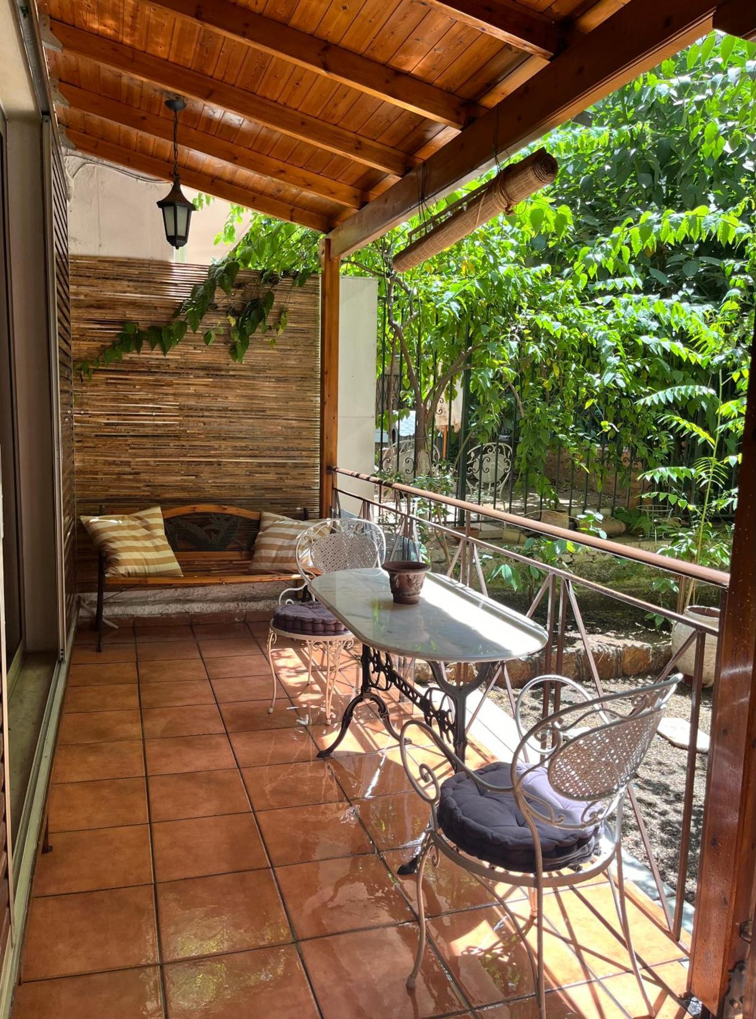 Quiet Apartment With Garden View In Kolonaki Atenas Exterior foto