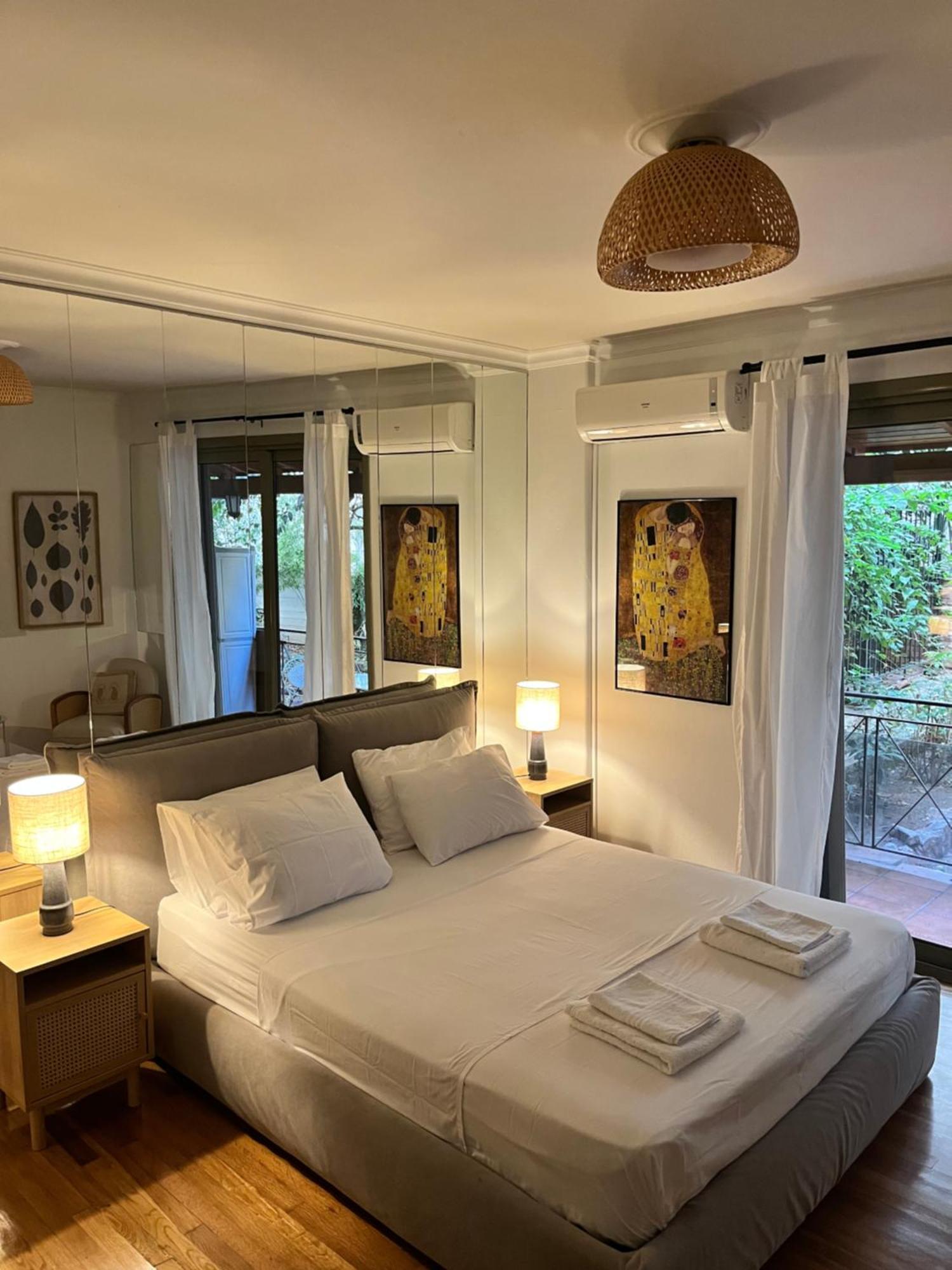 Quiet Apartment With Garden View In Kolonaki Atenas Exterior foto
